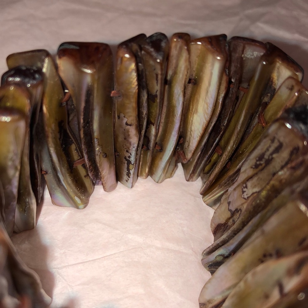 Shell Bangle Bracelet - Picture 6 of 6